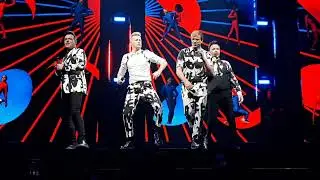 Uptown girl - Westlife LIVE at AO Arena - The Wild Dreams Tour (Manchester, 24.11.2022)