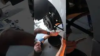 Keep tie rod from spinning when tightening