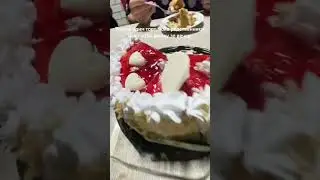 Едим торт, пока родственники… угар