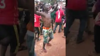 Vijana wa mti pesa walivyokinukisha baada ya ushindi wa simba wa goli 2-1 dhidi ya yanga