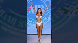 Gloria Tang 01 slow motion