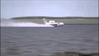 Самолёт амфибия БЕ-200 на пруду Хрустальный.