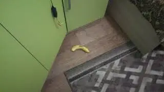 Банан упал на пол с высоты в примерно 1.7 метра!