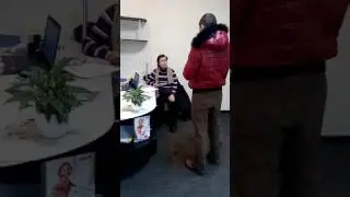Окна и двери.В Днепре разводят на деньги пенсионеров