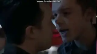 Йен Галлагер и Микки Милкович / Галлавич / признание Микки