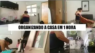 ORGANIZANDO A CASA EM 1 HORA COM UM BEBÊ DE 10 MESES/ VÍDEO EM COLAB COM A LUCÉLIA