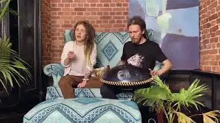 Светлан Берг и музыкальный инструмент ханг.