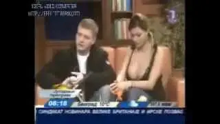Сиськи рвутся себя показать