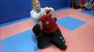 DAR ALANDA VÜCUT MAKASI (Body Scissor in Narrow Space) (JKD-1936)