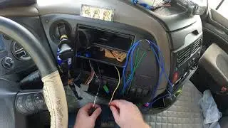 Подключаем магнитолу 12В в DAF 105.