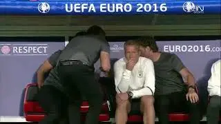 немецкий тренер нюхает