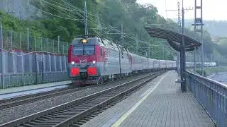 Электровоз 2ЭС4к-123 с пассажирским