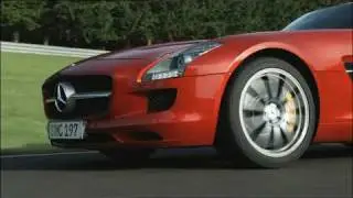 Mercedes-Benz SLS AMG auf der Rennstrecke