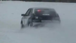 Бешеная восьмерка (ВАЗ 2108) на льду