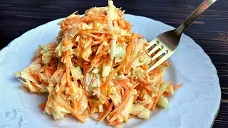 Ich liebe diesen Salat! So frisch und knusprig! Geriebene Karotte, Apfel, Sellerie!