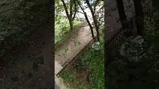 Пьяный в полисаднике/держи его соломинка держи