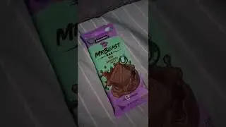 UK YOUTUBER TRIES MILK CHOCOLATE FEASTABLES BAR BY MR BEAST
