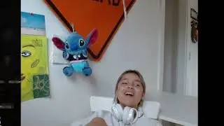 Inde Navarette Flashes Feet Soles On Stream