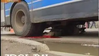 Большой автобус РАЗДАВИЛ БАБУШКУ УЖАС !!!