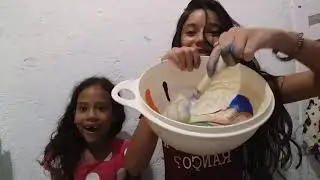 TENTEI FAZER SLIME COM MINHA PRIMA E OLHA NO QUE DEU😱