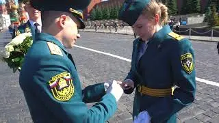 ВЫПУСКНИК АКАДЕМИИ ГПС МЧС РОССИИ СДЕЛАЛ ПРЕДЛОЖЕНИЕ РУКИ И СЕРДЦА СВОЕЙ ОДНОКУРСНИЦЕ