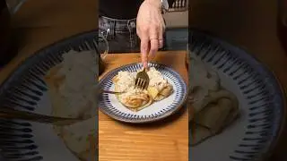 Блинчики на масленицу  с курицей и яблоком в сливочном соусе 🤤