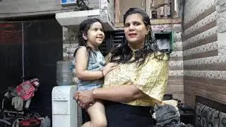 Piggyback_ride_front_left_and_side_hip_carry_girl_to_girl(720p)