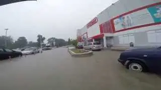 потоп в Адлере 25.06.2015 (гипермаркет Магнит) Сочи залитая водой парковка