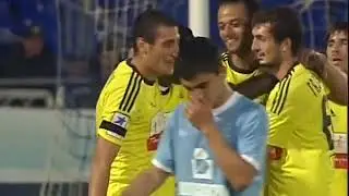 защитники Анжи смешно празднуют гол