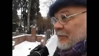 на могиле поэта Николая Шатрова (1929-1977)