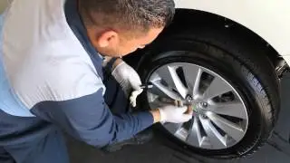 Tip: Under 7-Minute Guide on How to Change a Flat Tire - Keyes Woodland Hills Honda