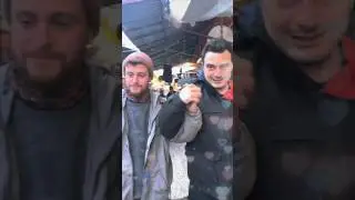 Afganistan’da erkek erkeğe el ele tutuşma olayı 😅