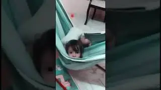 Посмотрите это видео и вы поймете, что тут что то не так  У ребенка голова