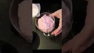 Готовим десерт из детства на моём канале.Ягодный мусс с молоком