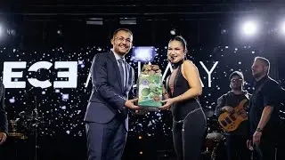 Ece Mumay Çağlayancerit’te 8. Ceviz Ve Kültür Festivalinde Sahne Aldı