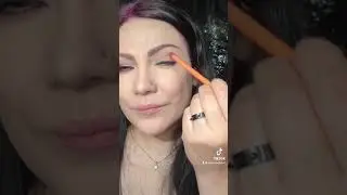 Smokey plum makeup