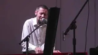 Początek - gra i śpiewa Mieczysław Kokot