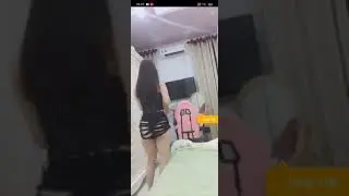 CELANA CEWEK CANTIK ROBEK ROBEK AMPE KELIATAN PANTATNYA !!! GA SAH PAKE CELANA AJA SEKALIAN