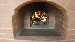 Русская печь с круглой нишей для сушки мелкой одежды (варежек, обуви и т.д.)