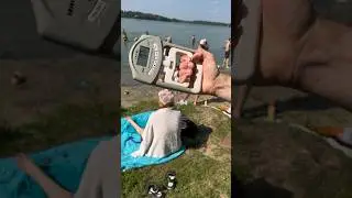 У отдыхающих какая сила хвата?! Сплошные спортсмены вокруг нас 😱