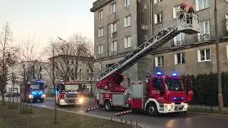 Straż pożarna interweniowała na Pradze. Zgłoszenie dotyczyło dzieci na balkonie