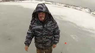 рыбалка по тонкому льду.выход щук.