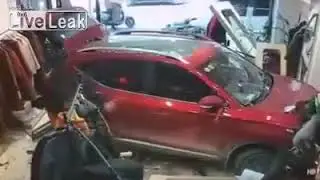 Fails 2018   Deadly Accident In A Store By A SUV