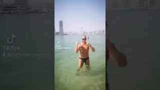 Хотел красиво выйти из воды! 