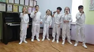 Шли сорок мышей