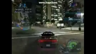 Чувак играет в NFS