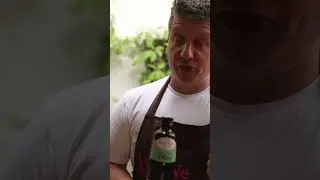 Gregory from @lacave_montreuil, shows us how to prepare a Mediterranean tuna tartare🐟