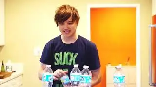 БУТЫЛКА ВОДЫ ЧЕЛЛЕНДЖ   BOTTLE FLIP CHALLENGE   Eeoneguy
