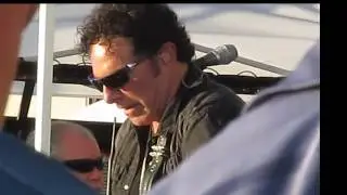 Neal Schon of Journey plays - Star Spangled Banner