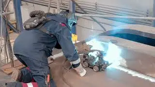 De nieuwe Meulestedebrug in het atelier van Victor BuyckSteel Construction
